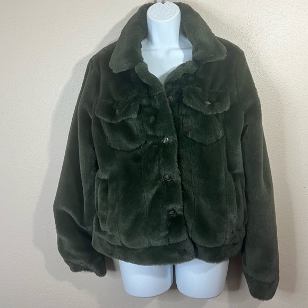 NWT Faux Fur Jacket Green Size Large